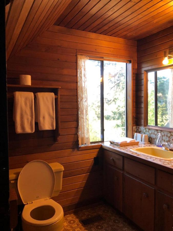 Jason House - Immaculate Suites In A Quiet Seaside Neighbourhood Near Uvic Victoria Exteriör bild