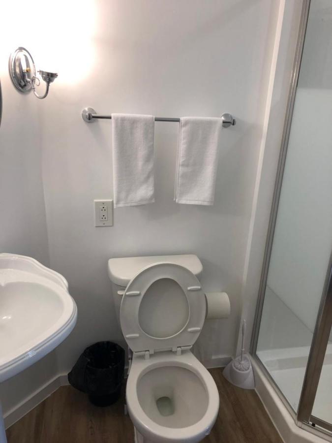 Jason House - Immaculate Suites In A Quiet Seaside Neighbourhood Near Uvic Victoria Exteriör bild